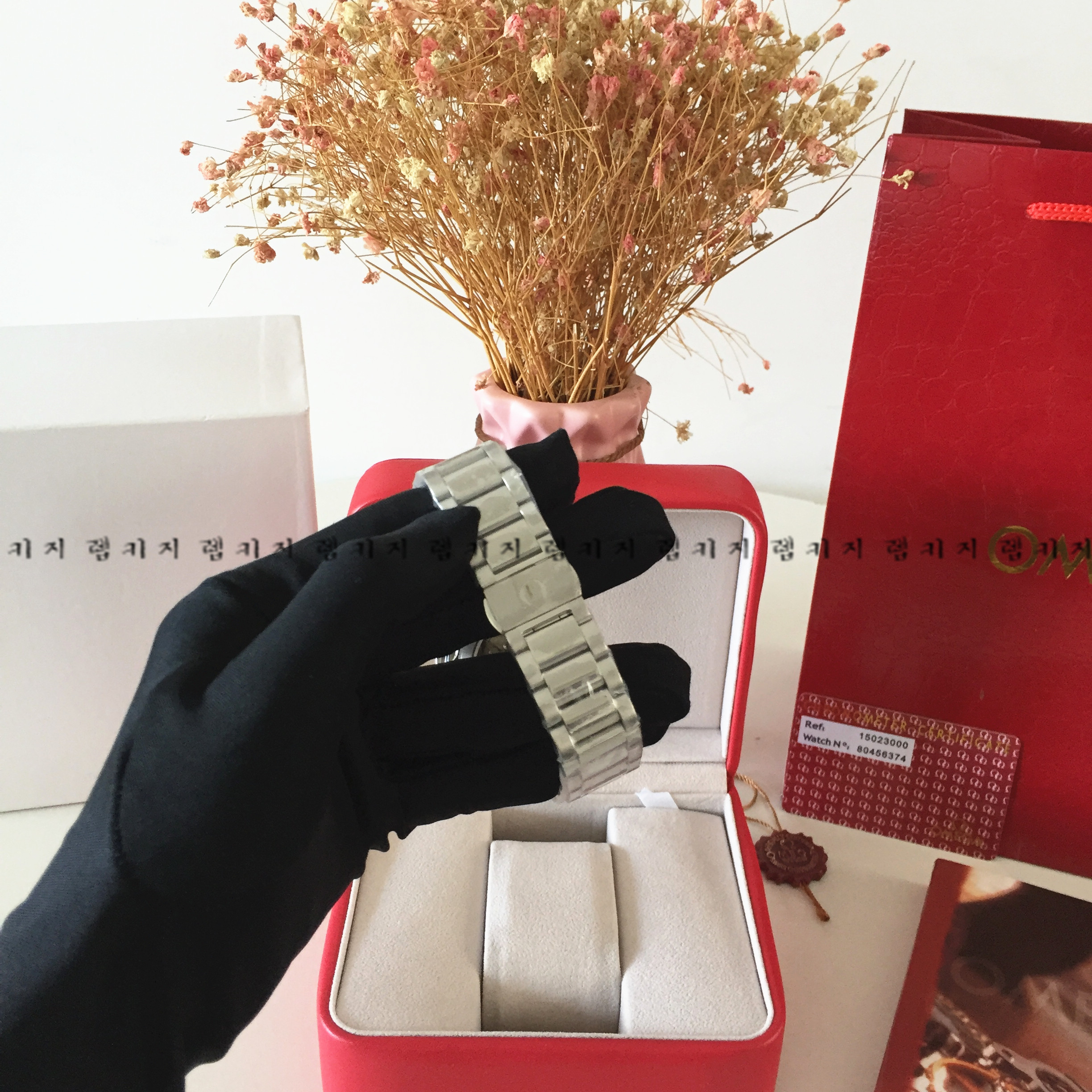 오메가 아쿠아테라 화이트 다이얼 메탈시계